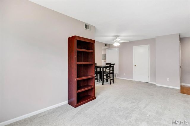 4392 Chateau De Ville Drive E, Unincorporated, MO 63129
