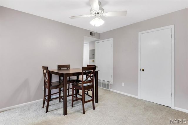4392 Chateau De Ville Drive E, Unincorporated, MO 63129