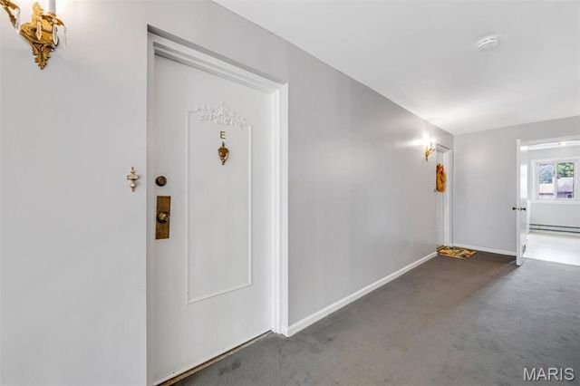 4392 Chateau De Ville Drive E, Unincorporated, MO 63129