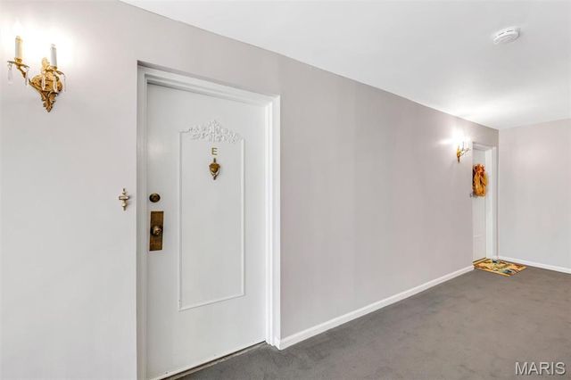 4392 Chateau De Ville Drive E, Unincorporated, MO 63129