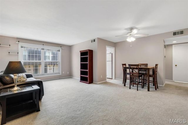 4392 Chateau De Ville Drive E, Unincorporated, MO 63129