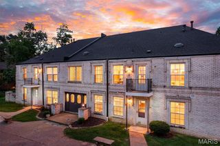 4392 Chateau De Ville Drive E, Unincorporated, MO 63129