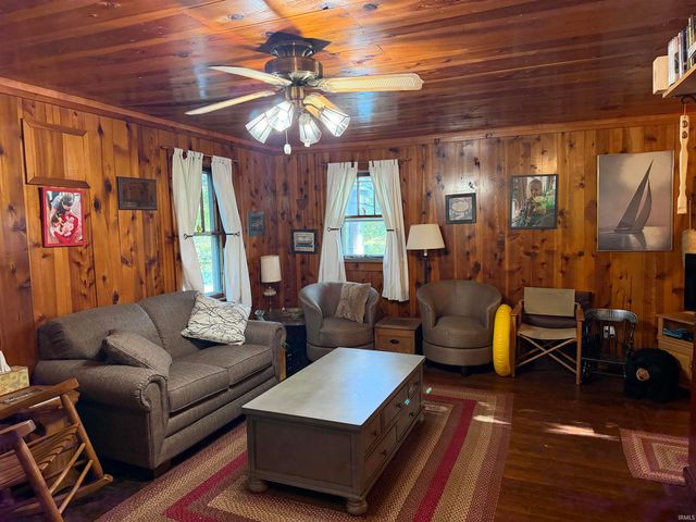 15251 12th Road, Plymouth, IN 46563