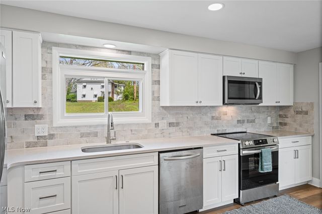3154 Prior Drive, Cuyahoga Falls, OH 44223