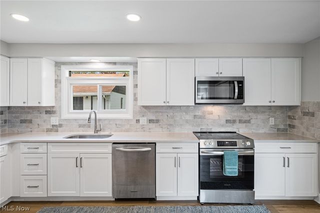 3154 Prior Drive, Cuyahoga Falls, OH 44223
