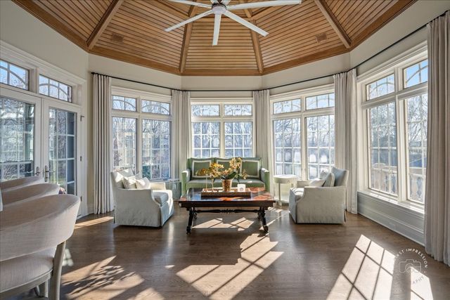 4N881 Old Farm Road, St. Charles, IL 60175