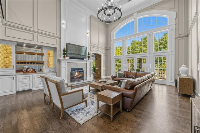 4N881 Old Farm Road, St. Charles, IL 60175