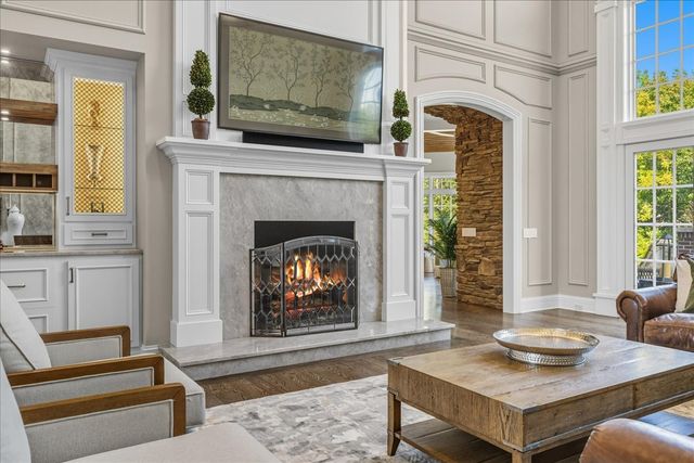 4N881 Old Farm Road, St. Charles, IL 60175