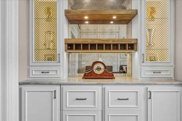 4N881 Old Farm Road, St. Charles, IL 60175