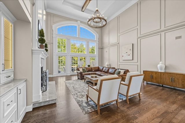 4N881 Old Farm Road, St. Charles, IL 60175