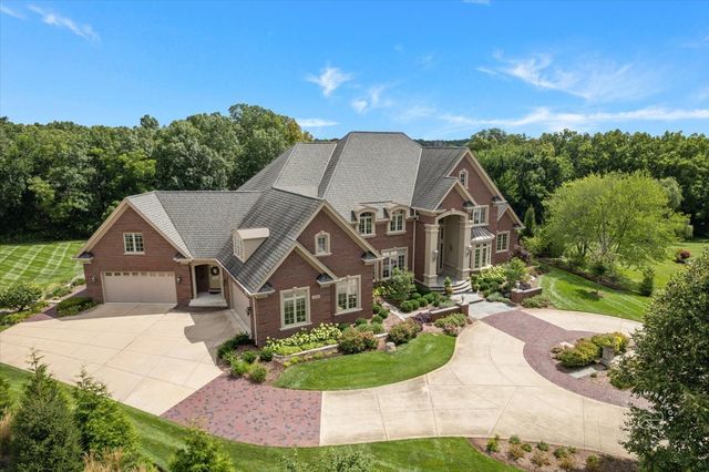 4N881 Old Farm Road, St. Charles, IL 60175