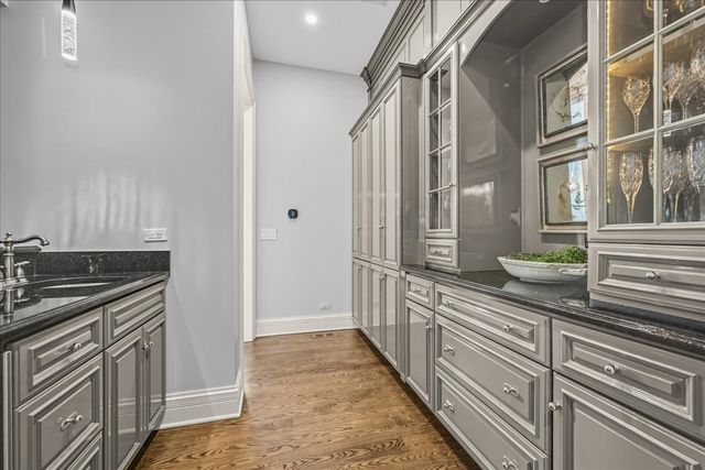 4N881 Old Farm Road, St. Charles, IL 60175