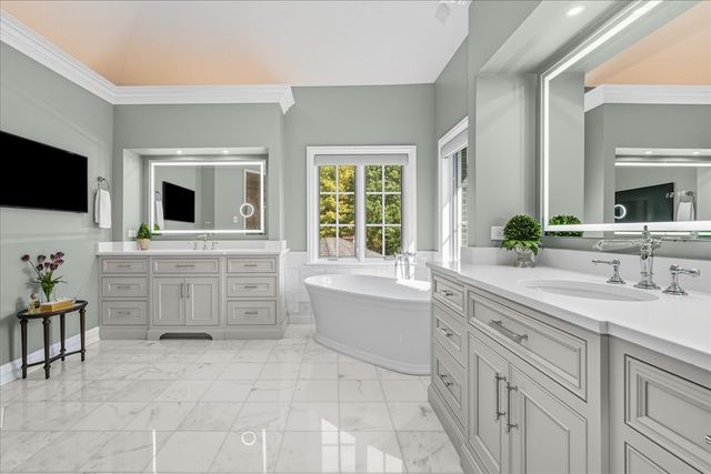 4N881 Old Farm Road, St. Charles, IL 60175