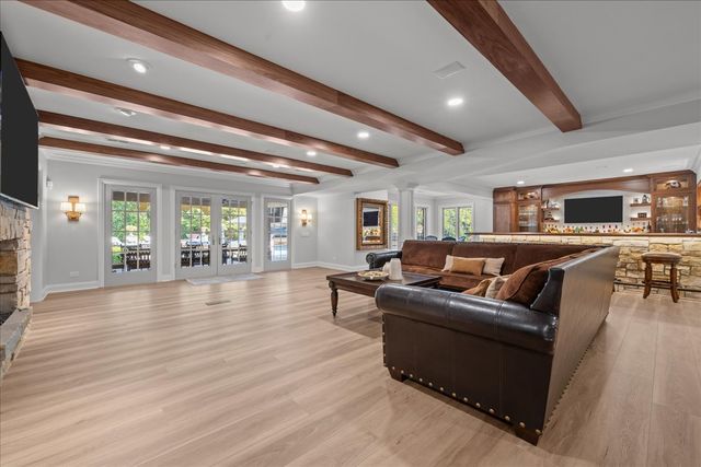 4N881 Old Farm Road, St. Charles, IL 60175