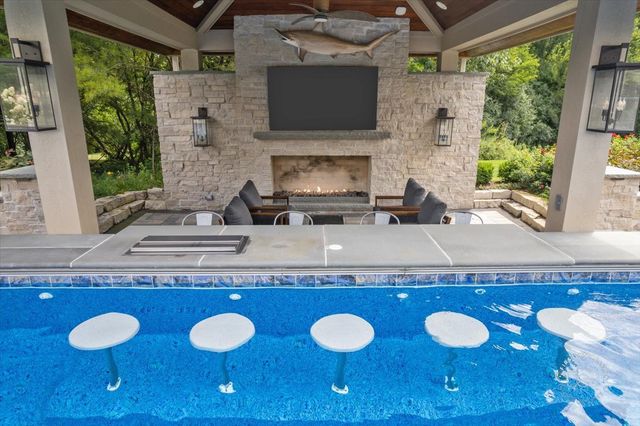 4N881 Old Farm Road, St. Charles, IL 60175