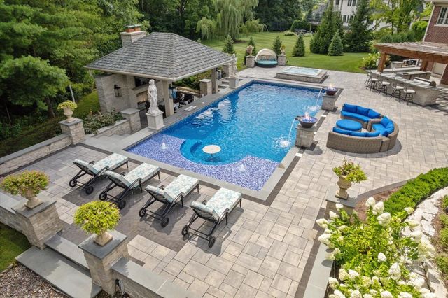 4N881 Old Farm Road, St. Charles, IL 60175