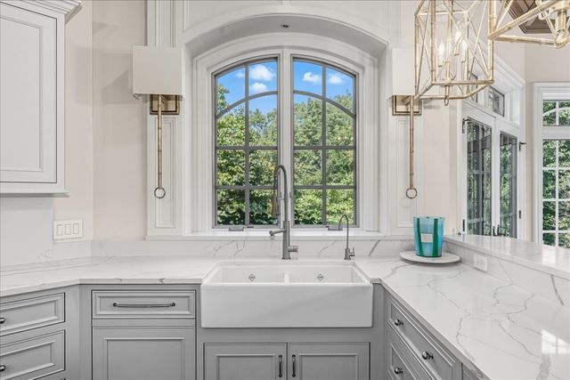 4N881 Old Farm Road, St. Charles, IL 60175