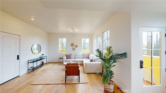 1878 E Walnut Street 319, Pasadena, CA 91107