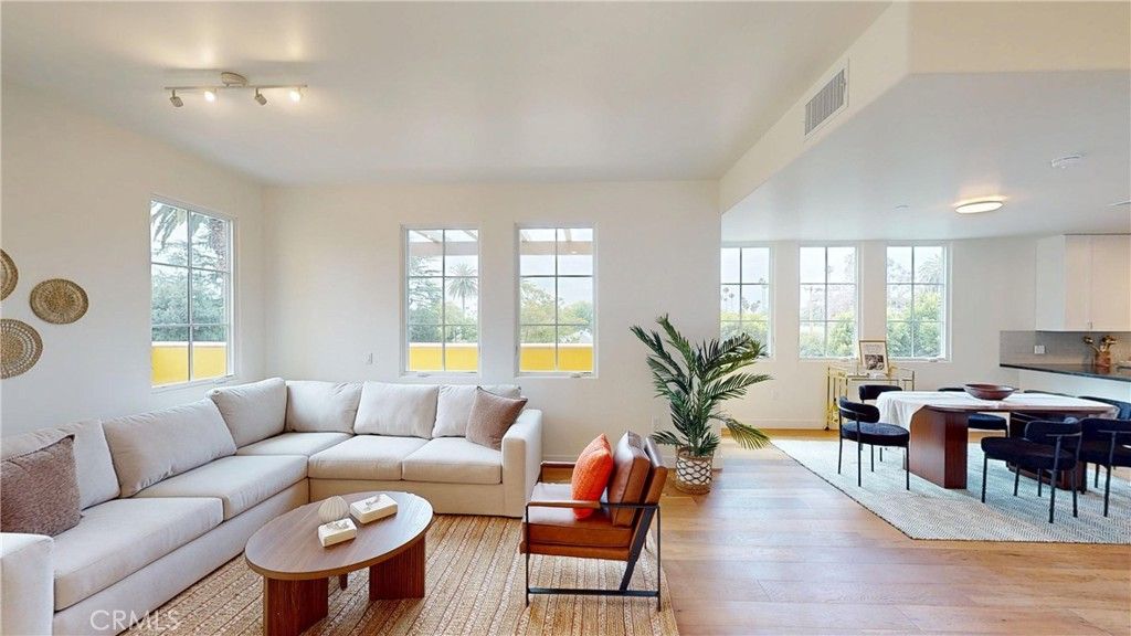 1878 E Walnut Street 319, Pasadena, CA 91107