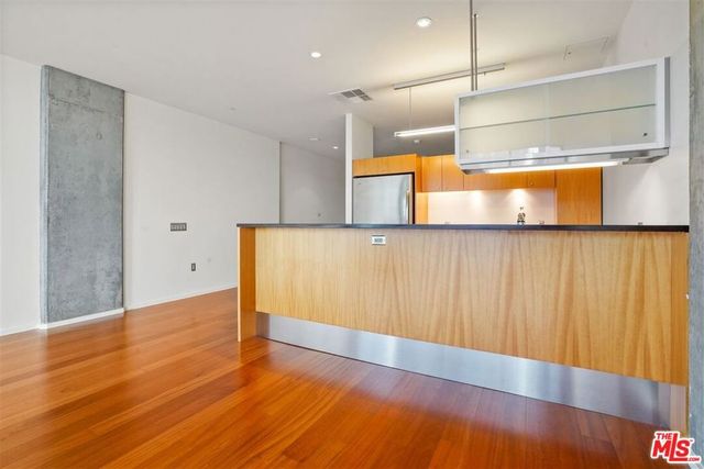 1155 S Grand Avenue 516, Los Angeles, CA 90015