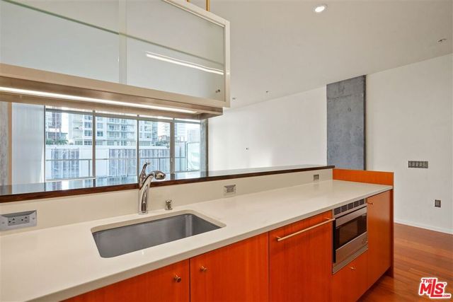 1155 S Grand Avenue 516, Los Angeles, CA 90015
