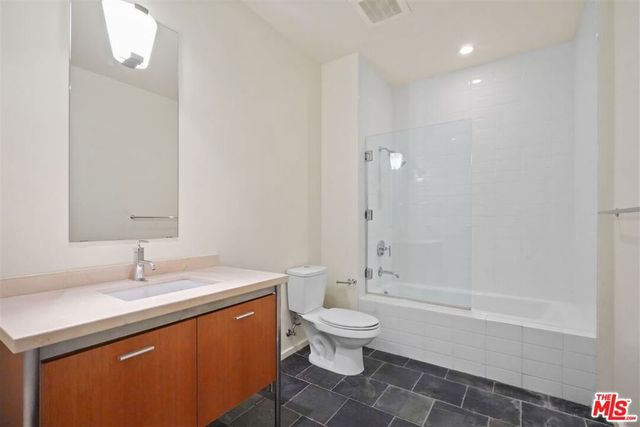 1155 S Grand Avenue 516, Los Angeles, CA 90015