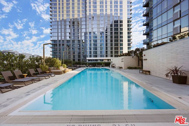 1155 S Grand Avenue 516, Los Angeles, CA 90015