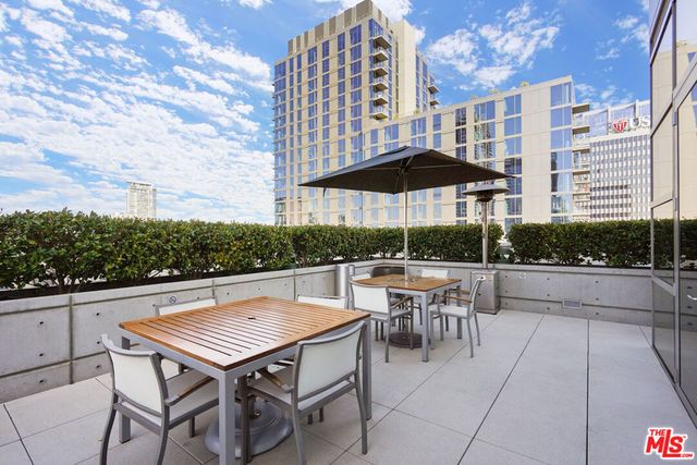 1155 S Grand Avenue 516, Los Angeles, CA 90015