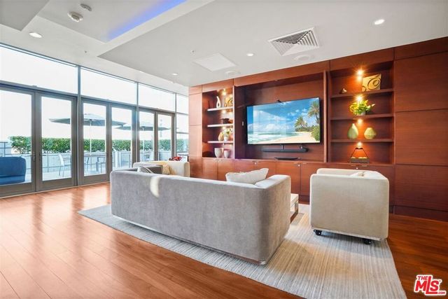 1155 S Grand Avenue 516, Los Angeles, CA 90015