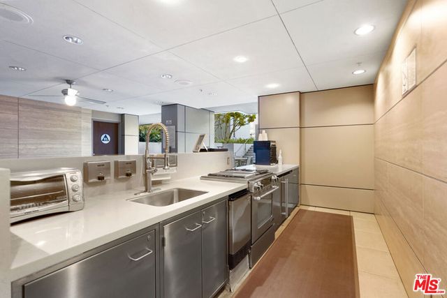 1155 S Grand Avenue 516, Los Angeles, CA 90015