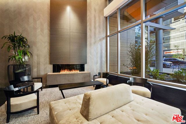 1155 S Grand Avenue 516, Los Angeles, CA 90015