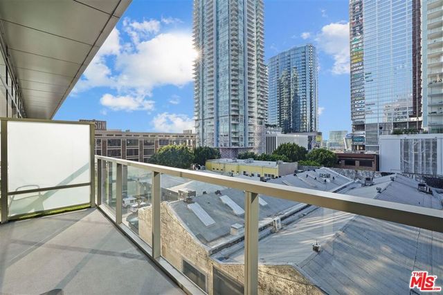 1155 S Grand Avenue 516, Los Angeles, CA 90015