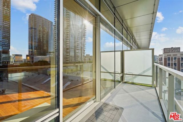 1155 S Grand Avenue 516, Los Angeles, CA 90015