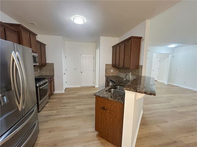 825 Stonehaven Road SW, Atlanta, GA 30331