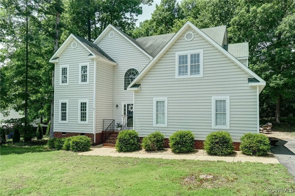 8433 Colemanden Dr, Mechanicsville, VA 23111