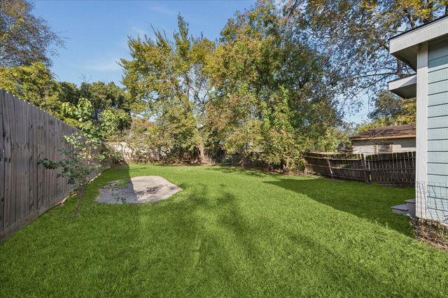 7933 Elwood Street, Houston, TX 77012