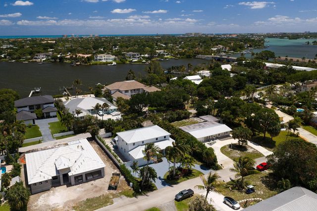 19298 Gulfstream Drive, Jupiter, FL 33469