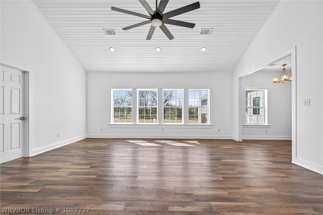 1019 Hwy 253, Lavaca, AR 72941