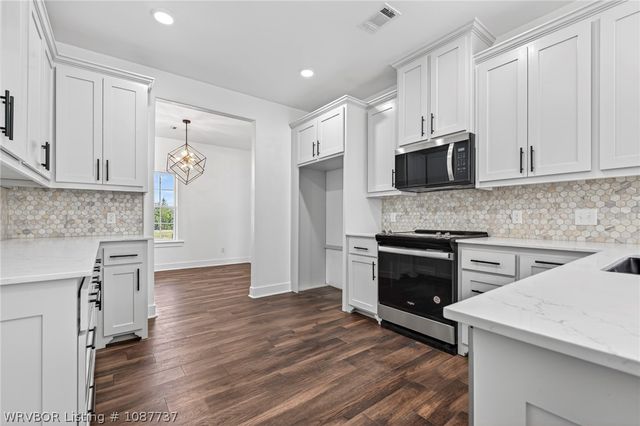 1019 Hwy 253, Lavaca, AR 72941