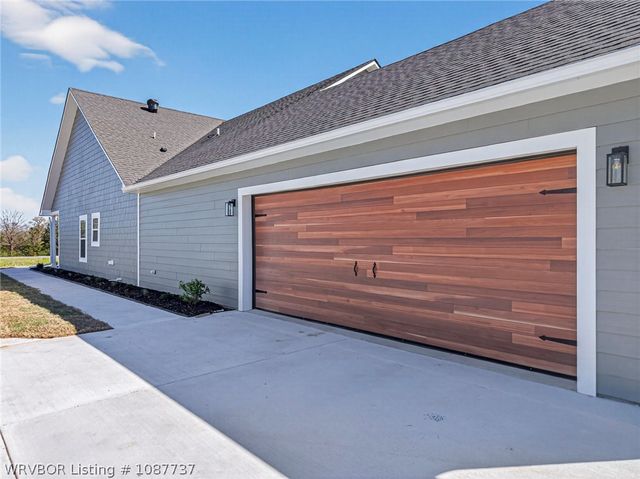 1019 Hwy 253, Lavaca, AR 72941