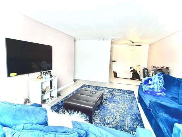 2500 Blaisdell Avenue 201, Minneapolis, MN 55404