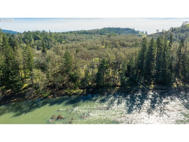 1176 WHISTLERS Ln, Roseburg, OR 97470