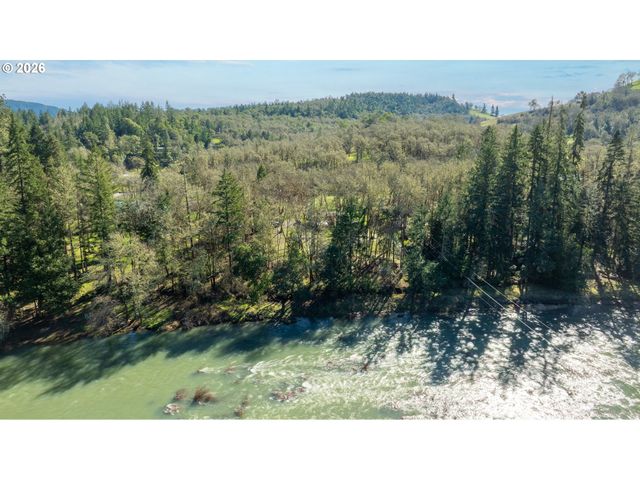 1176 WHISTLERS Ln, Roseburg, OR 97470