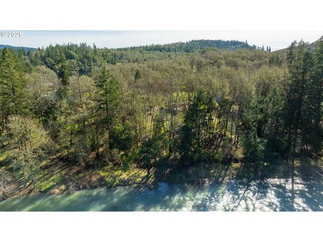 1176 WHISTLERS Ln, Roseburg, OR 97470