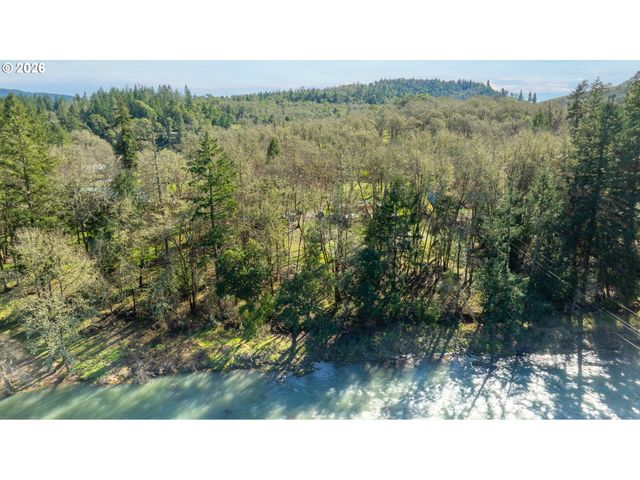 1176 WHISTLERS Ln, Roseburg, OR 97470
