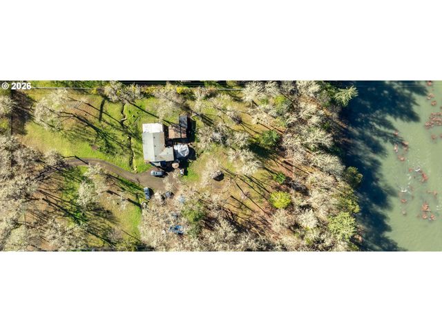 1176 WHISTLERS Ln, Roseburg, OR 97470