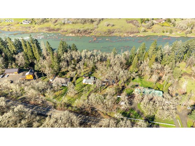1176 WHISTLERS Ln, Roseburg, OR 97470