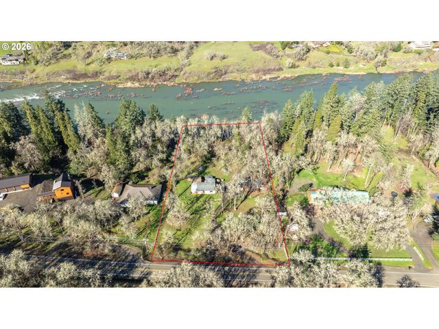 1176 WHISTLERS Ln, Roseburg, OR 97470