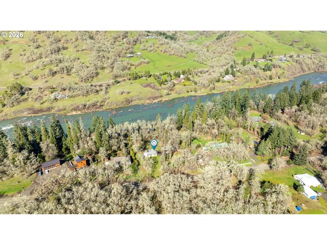 1176 WHISTLERS Ln, Roseburg, OR 97470