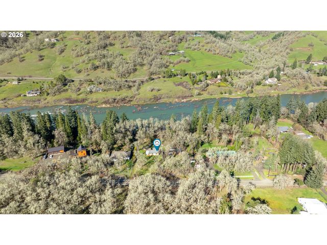 1176 WHISTLERS Ln, Roseburg, OR 97470